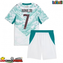 Camisa de Futebol Portugal Cristiano Ronaldo #7 Equipamento Secundário Infantil Mundo 2026 Manga Curta (+ Calças curtas)
